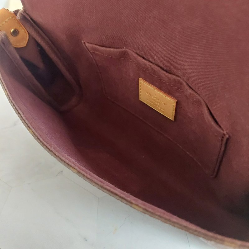 LV 經典老花M40718 🌈現品實拍 🌈 Favorite MM 經典花紋鍊條肩背包 斜背包~二手-33