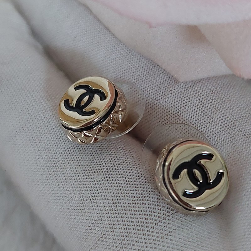 Chanel香奈兒【25B 秋冬預告】橢圓形金色菱格紋耳環🌈9.5成新 閒置品-13