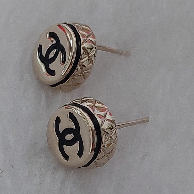 Chanel香奈兒【25B 秋冬預告】橢圓形金色菱格紋耳環🌈9.5成新 閒置品-29