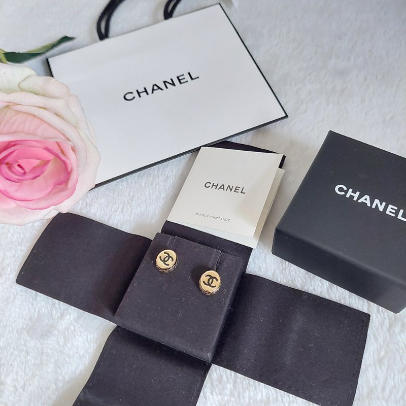 Chanel香奈兒【25B 秋冬預告】橢圓形金色菱格紋耳環🌈9.5成新 閒置品-37