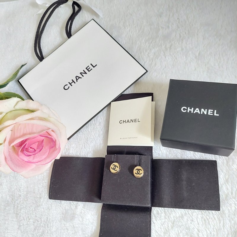 Chanel香奈兒【25B 秋冬預告】橢圓形金色菱格紋耳環🌈9.5成新 閒置品-39