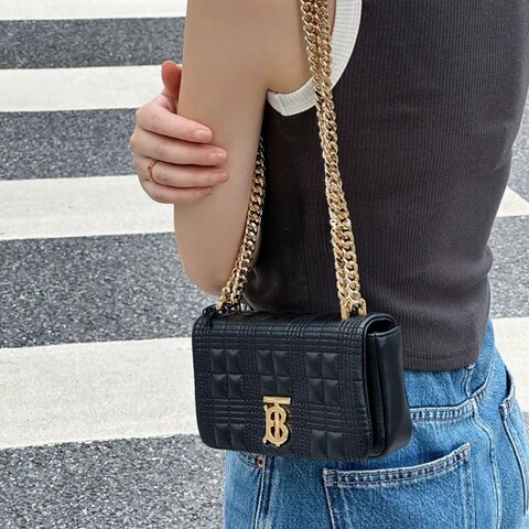 Burberry - 黑色羊皮金釦絎縫格紋斜背包╻Lola  Mini