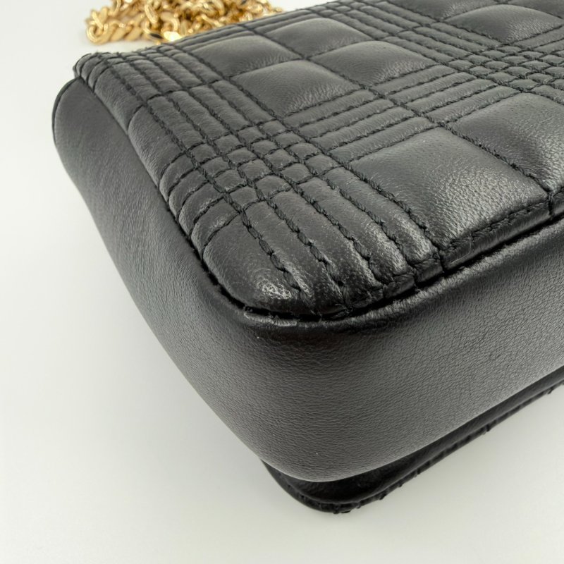 Burberry - 黑色羊皮金釦絎縫格紋斜背包╻Lola  Mini-11