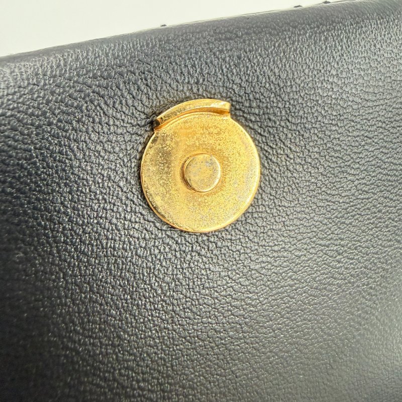 Burberry - 黑色羊皮金釦絎縫格紋斜背包╻Lola  Mini-21