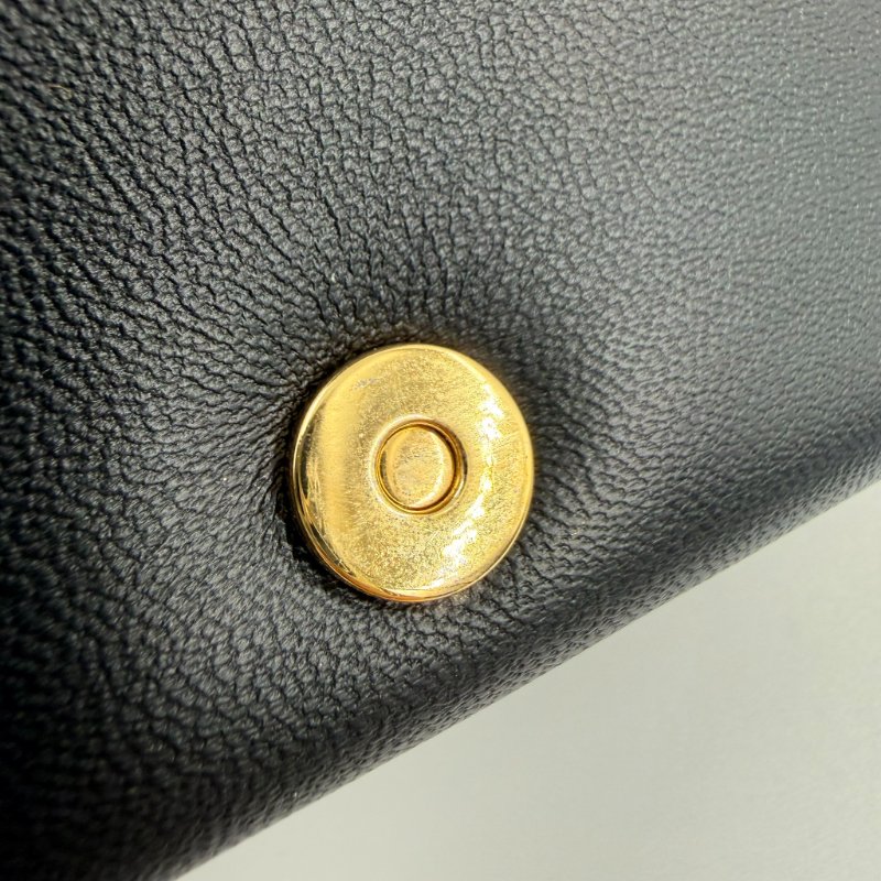 Burberry - 黑色羊皮金釦絎縫格紋斜背包╻Lola  Mini-22