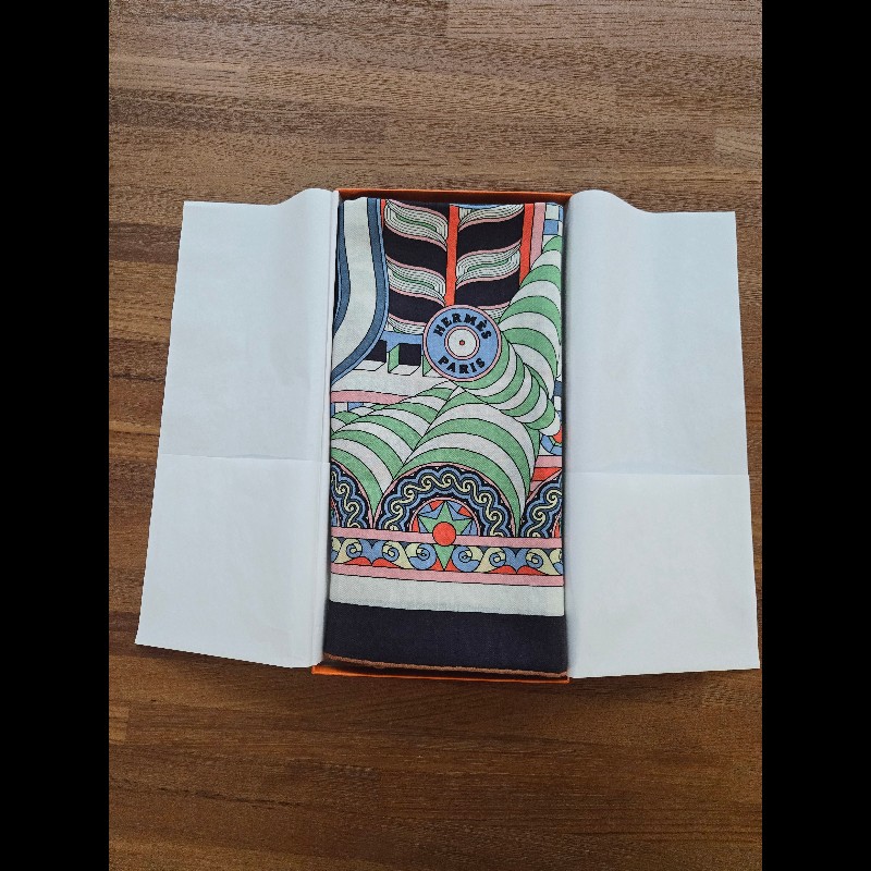 (全新)愛馬仕140*140披肩-4