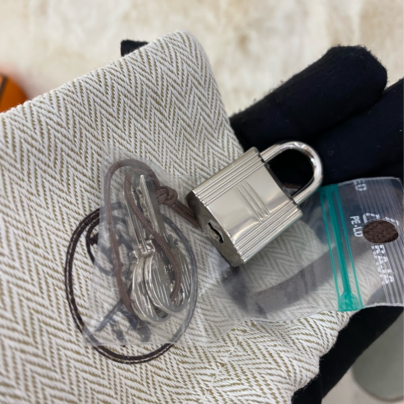 P18 craie 奶昔白銀扣-7