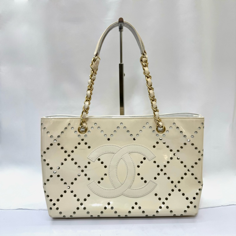 香奈兒 Chanel 漆皮打孔雙C 鏈條托特包 A24552-0