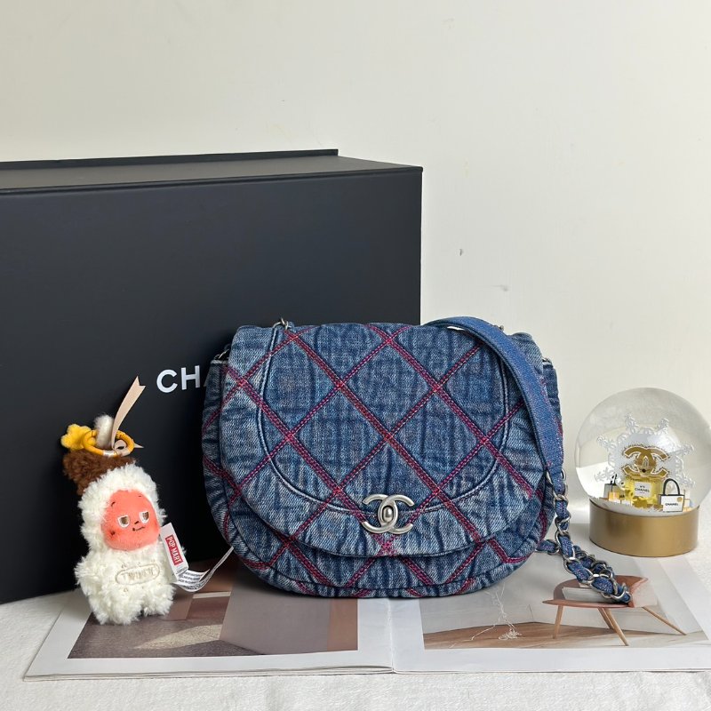 CHANEL 菱格紋牛仔馬鞍包-0