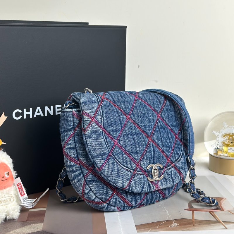 CHANEL 菱格紋牛仔馬鞍包-2
