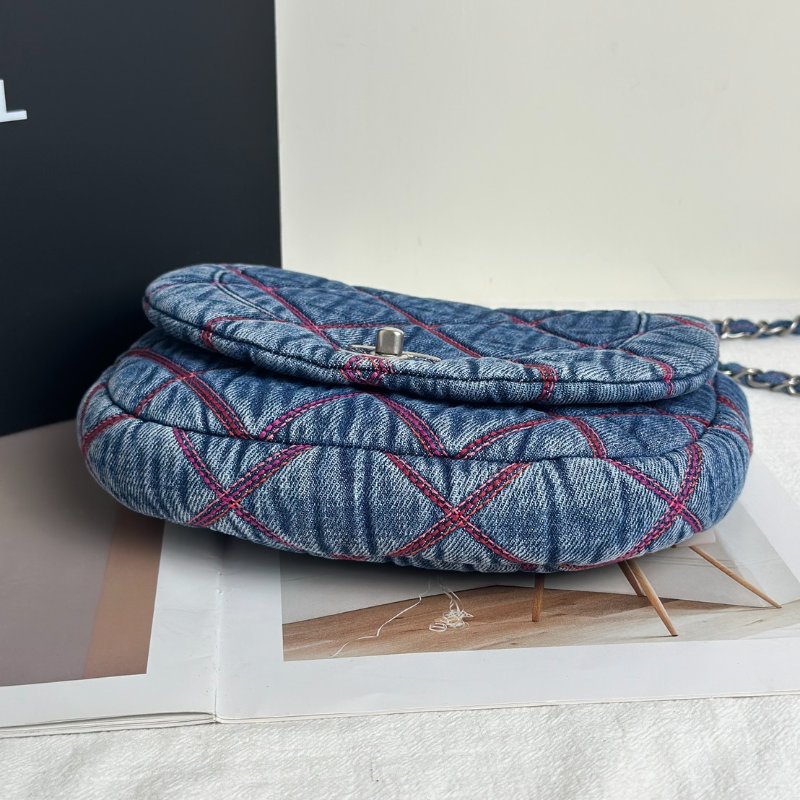 CHANEL 菱格紋牛仔馬鞍包-7