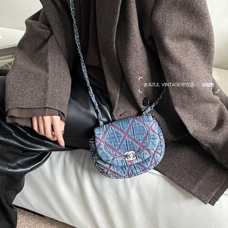 CHANEL 菱格紋牛仔馬鞍包-9