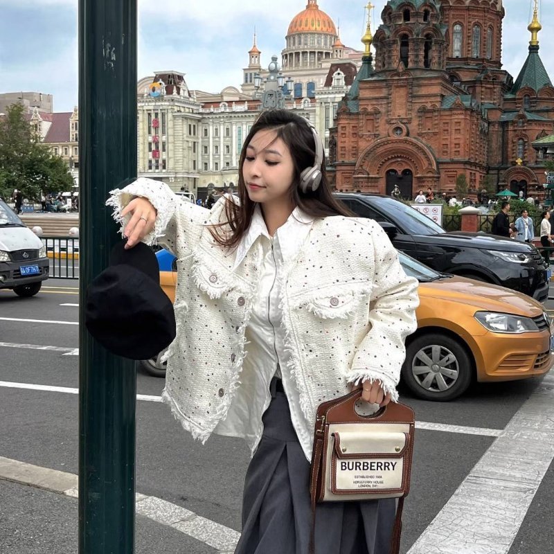 BURBERRY 巴寶莉  🌈實拍 🌈字母帆布拼皮革手提/斜背兩用包(米白x木棕色)Mini~近新閒置品-6