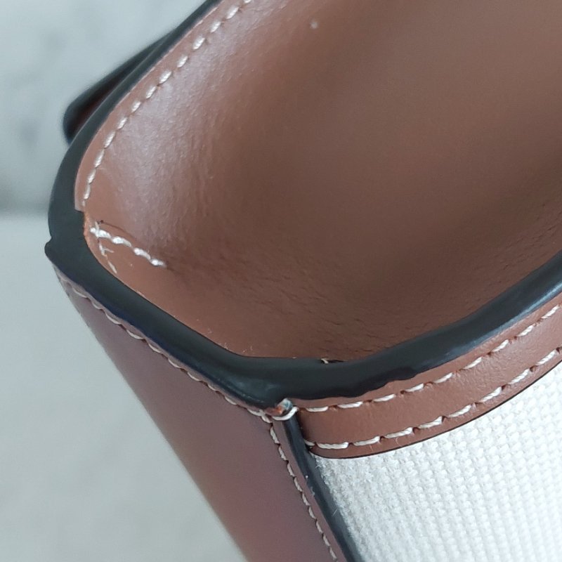 BURBERRY 巴寶莉  🌈實拍 🌈字母帆布拼皮革手提/斜背兩用包(米白x木棕色)Mini~近新閒置品-30