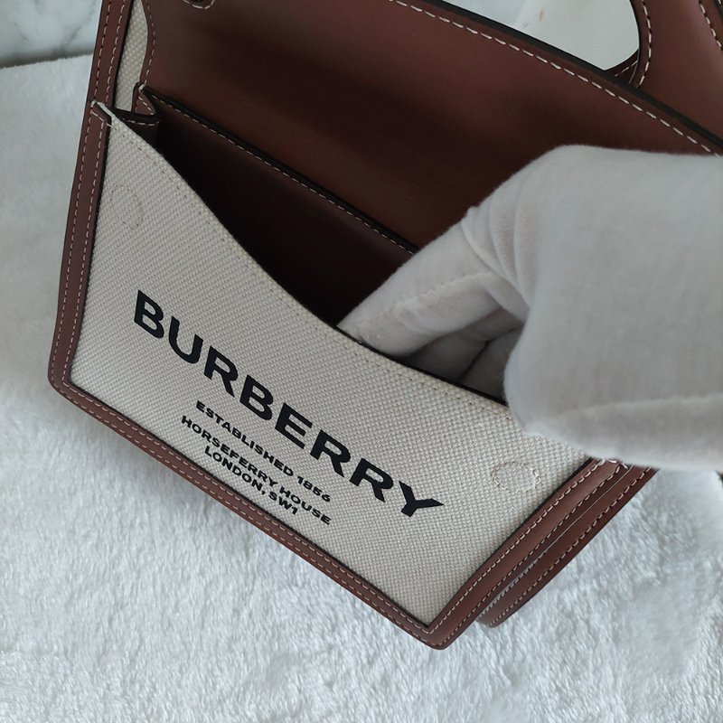 BURBERRY 巴寶莉  🌈實拍 🌈字母帆布拼皮革手提/斜背兩用包(米白x木棕色)Mini~近新閒置品-50