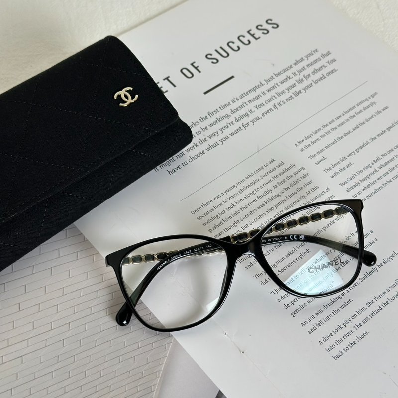 CHANEL 雙C皮穿鍊平光眼鏡-0