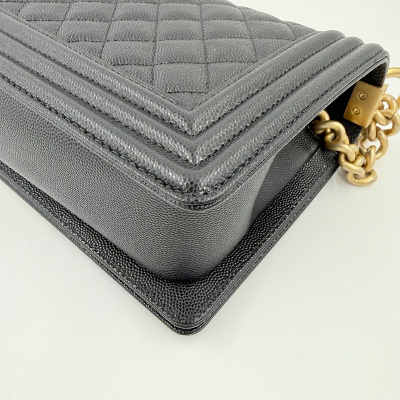 CHANEL - 黑色荔枝皮金釦BOY╻25CM-10