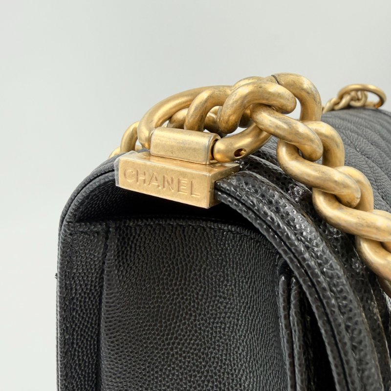 CHANEL - 黑色荔枝皮金釦BOY╻25CM-17