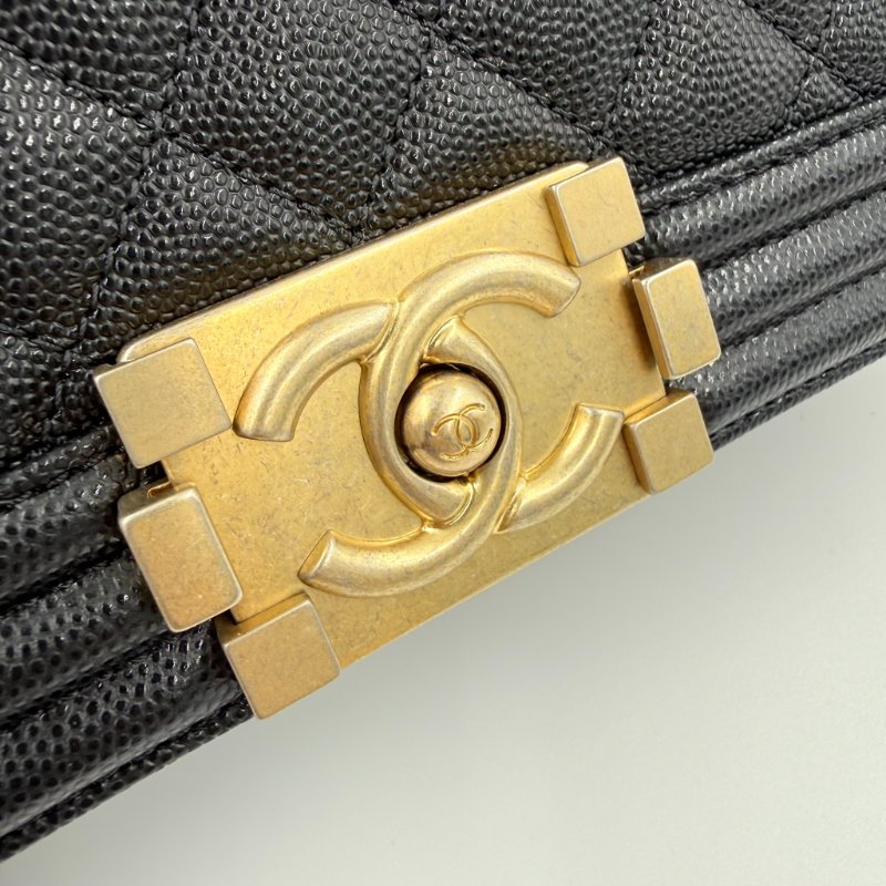 CHANEL - 黑色荔枝皮金釦BOY╻25CM-21