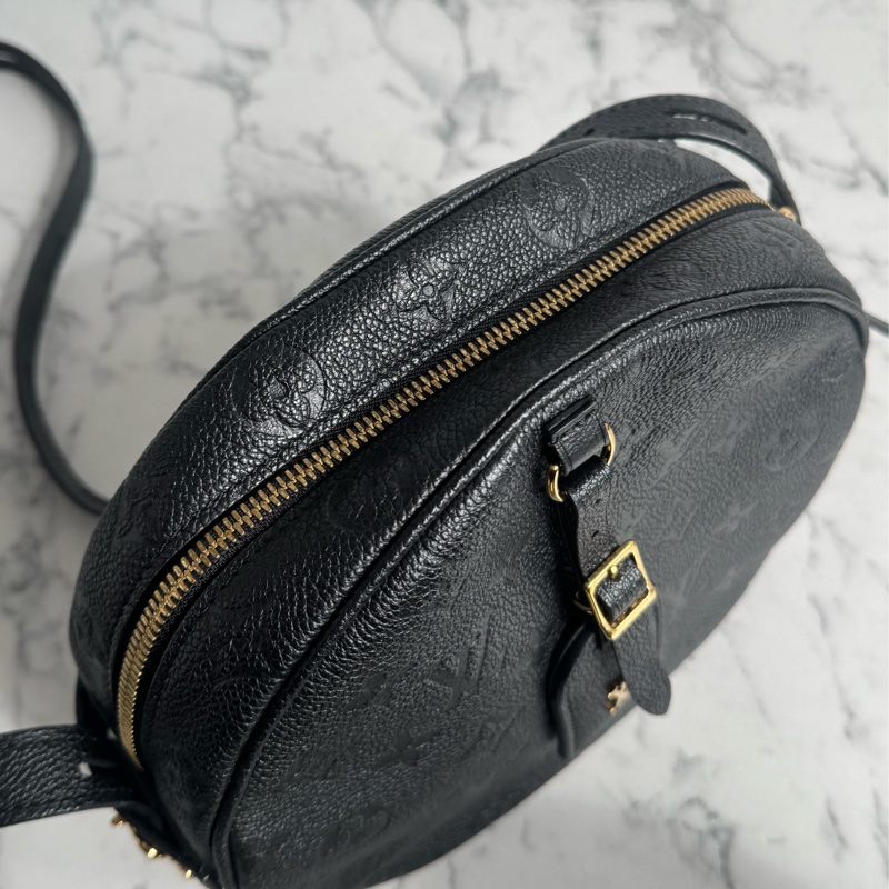 LV黑壓紋圓餅斜背包 🫶-2