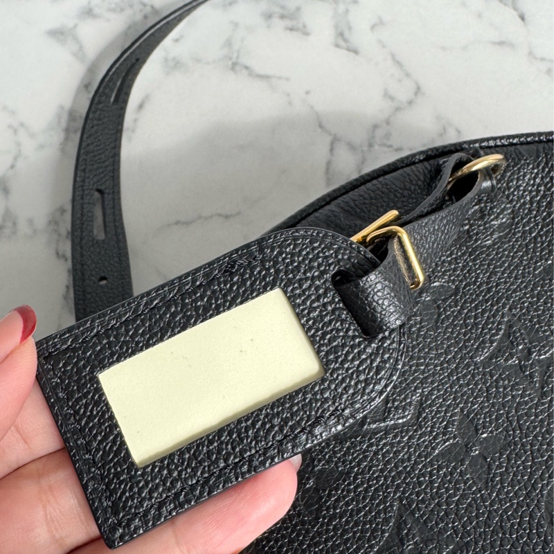 LV黑壓紋圓餅斜背包 🫶-6