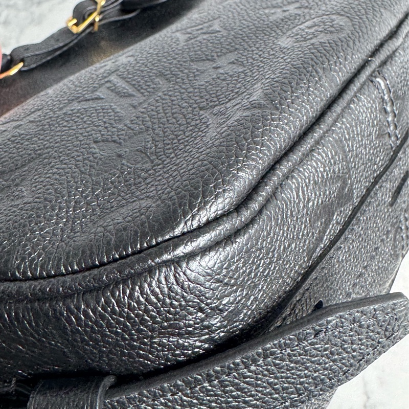 LV黑壓紋圓餅斜背包 🫶-7