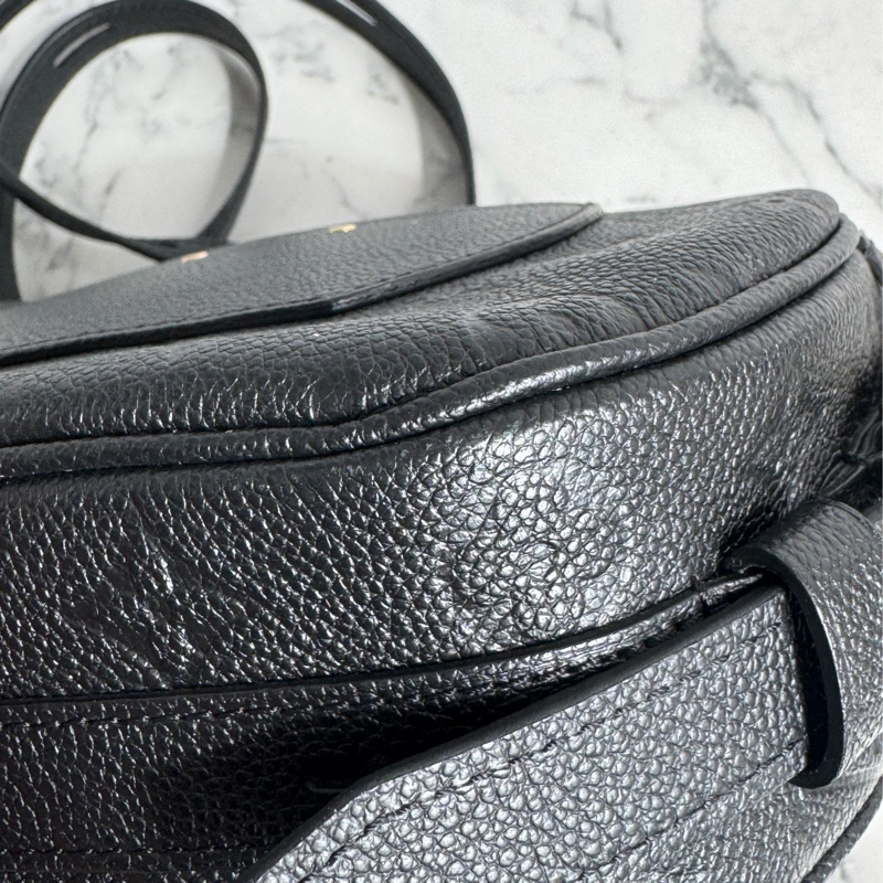 LV黑壓紋圓餅斜背包 🫶-9