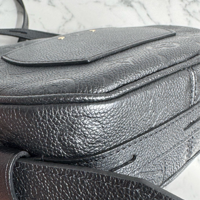 LV黑壓紋圓餅斜背包 🫶-10