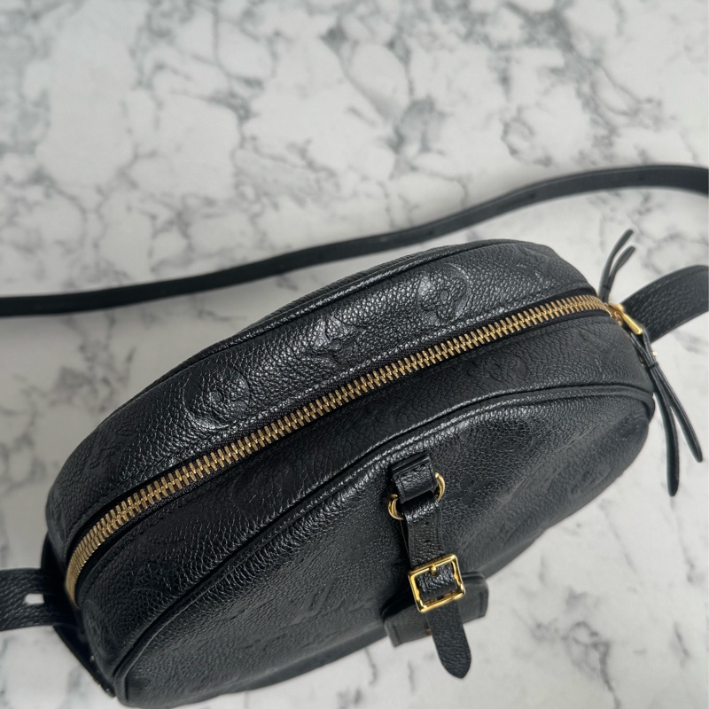 LV黑壓紋圓餅斜背包 🫶-12