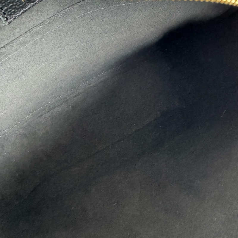 LV黑壓紋圓餅斜背包 🫶-14