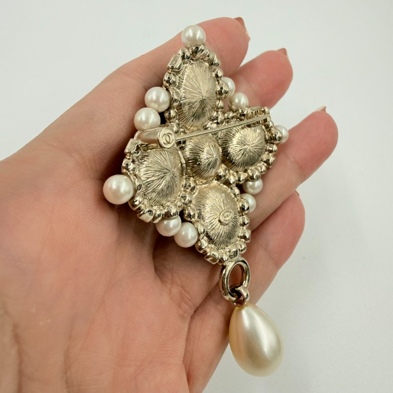 CHANEL - 黑色菱形水鑽珍珠雙C LOGO胸針-6