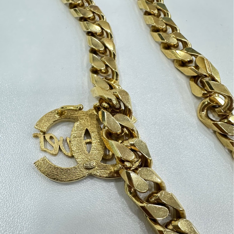 Chanel 閃鑽綠琺瑯吊墜項鍊 瘦瘦的仙女可以當腰鏈。-4