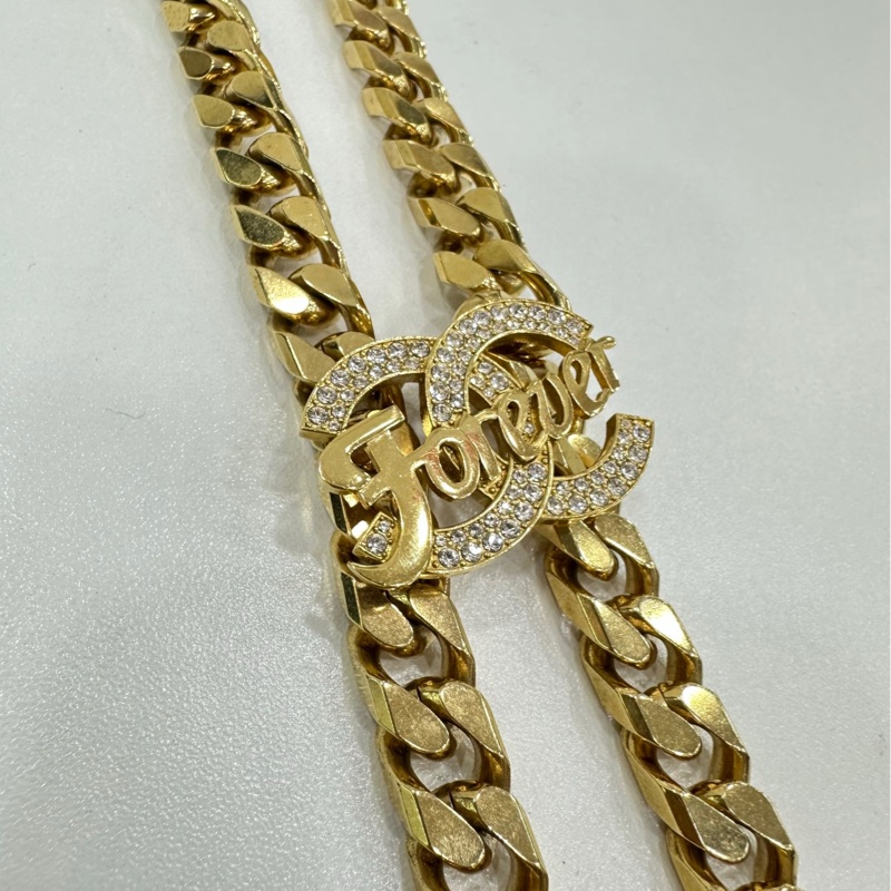 Chanel 閃鑽綠琺瑯吊墜項鍊 瘦瘦的仙女可以當腰鏈。-5