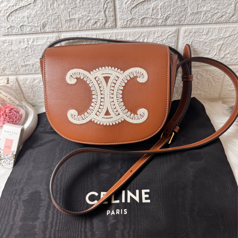 Celine Folco Cuir Triomphe 斜背包-1