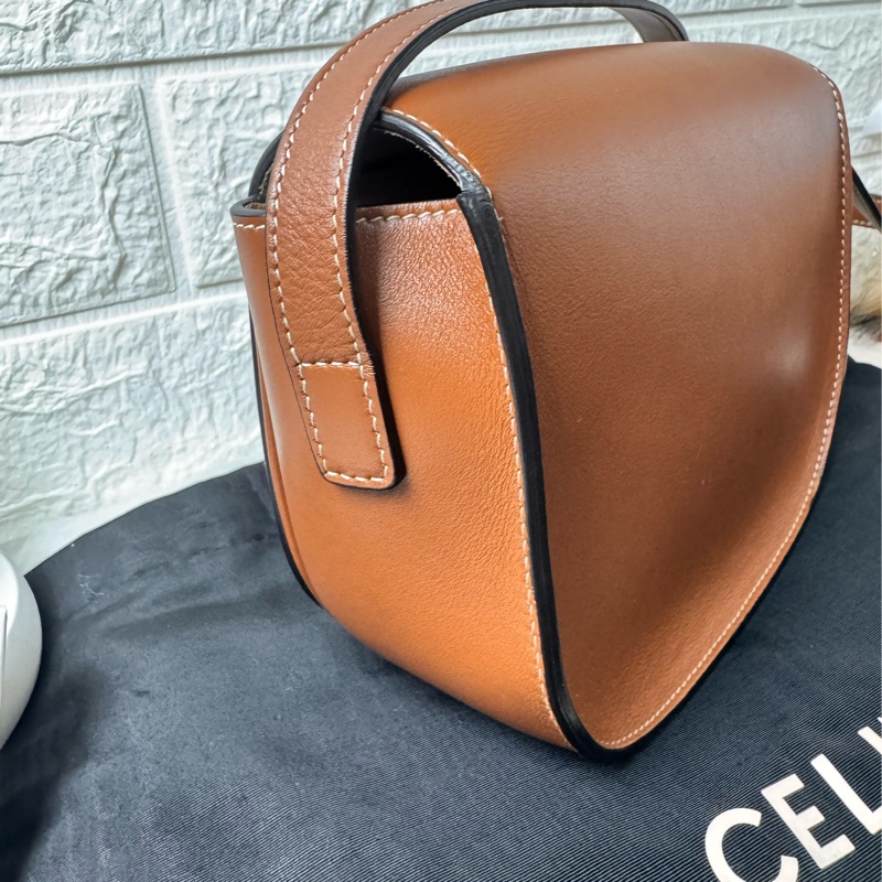 Celine Folco Cuir Triomphe 斜背包-12