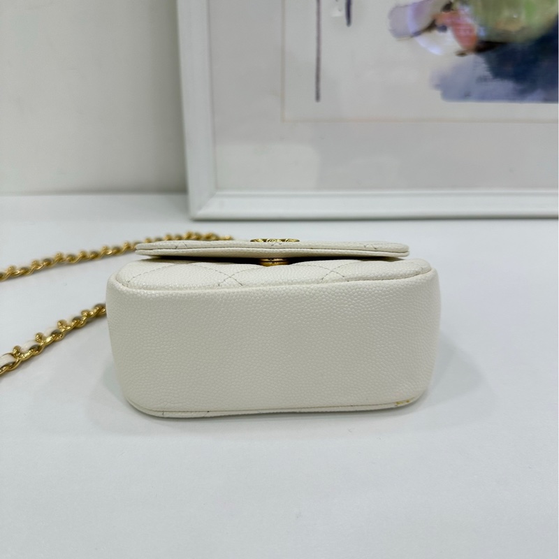 Chanel 香奈兒 22K 元寶包 白色 金扣 荔枝牛皮 晶片 尺寸:12.5*14*6-4