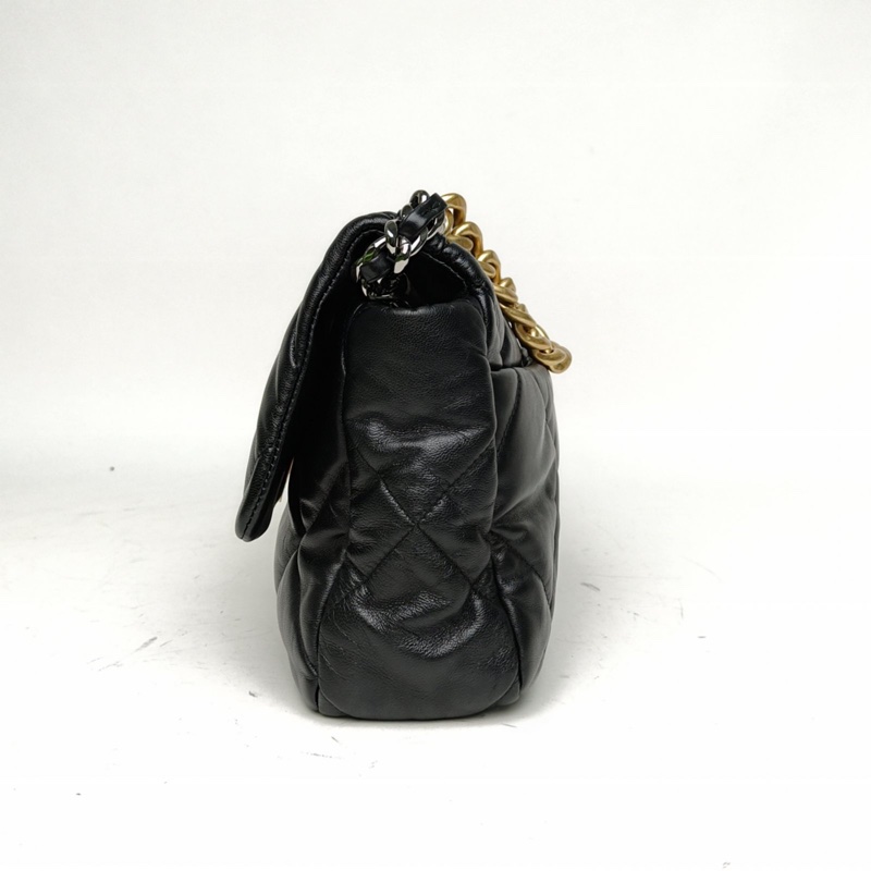 CHANEL 19BAG口蓋包中號30cm黑色羊皮30開金銀扣肩背包-1