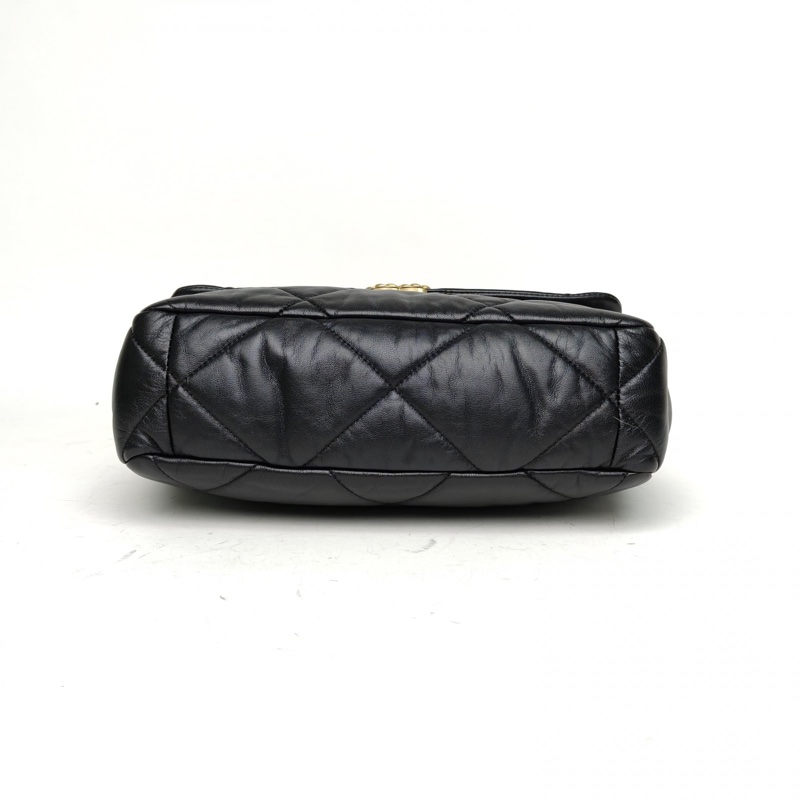 CHANEL 19BAG口蓋包中號30cm黑色羊皮30開金銀扣肩背包-3