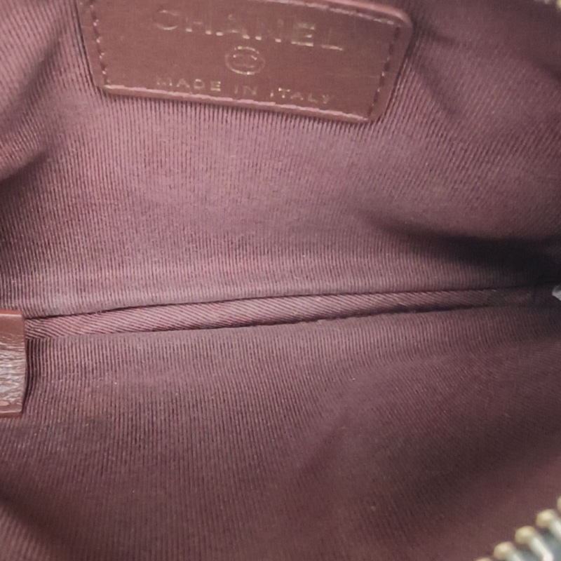 CHANEL 藍色帆布26開淺金扣徽章零錢包-4