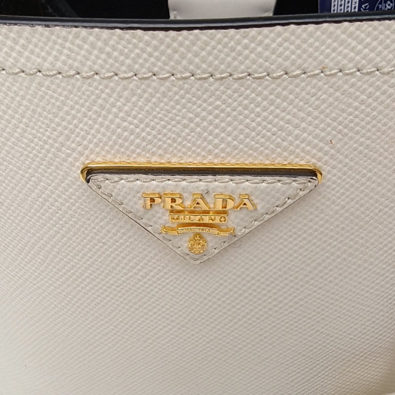 PRADA 水桶購物袋小號白色牛皮肩背包-3