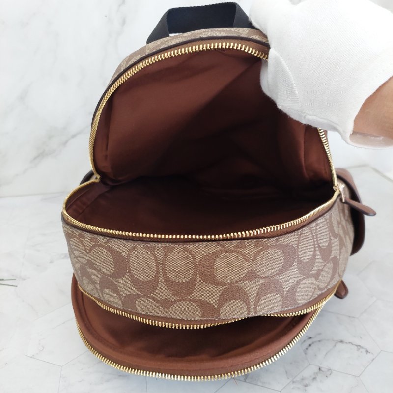 COACH 🌈現品實拍 🌈經典撞色印花LOGO 雙肩後背包.駝/咖-40