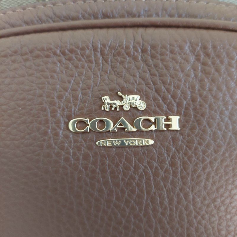 COACH 🌈現品實拍 🌈經典撞色印花LOGO 雙肩後背包.駝/咖-64
