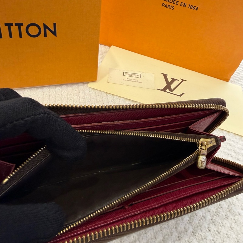 LOUIS VUITTON  經典老花拉鍊長夾（紫紅色內裡）-2