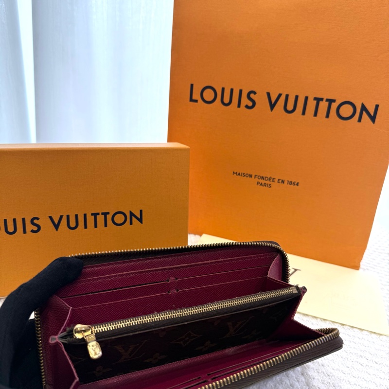 LOUIS VUITTON  經典老花拉鍊長夾（紫紅色內裡）-3