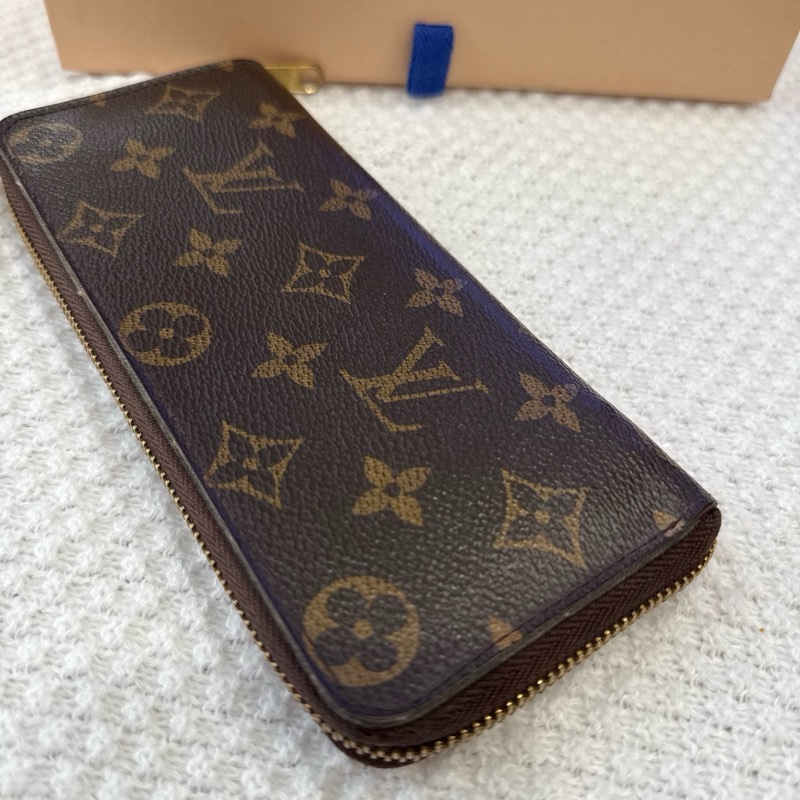 LOUIS VUITTON  經典老花拉鍊長夾（紫紅色內裡）-11