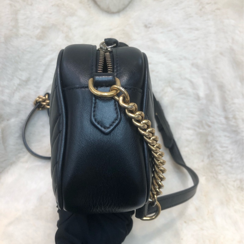 Gucci 黑金V紋相機袋 XC306-2