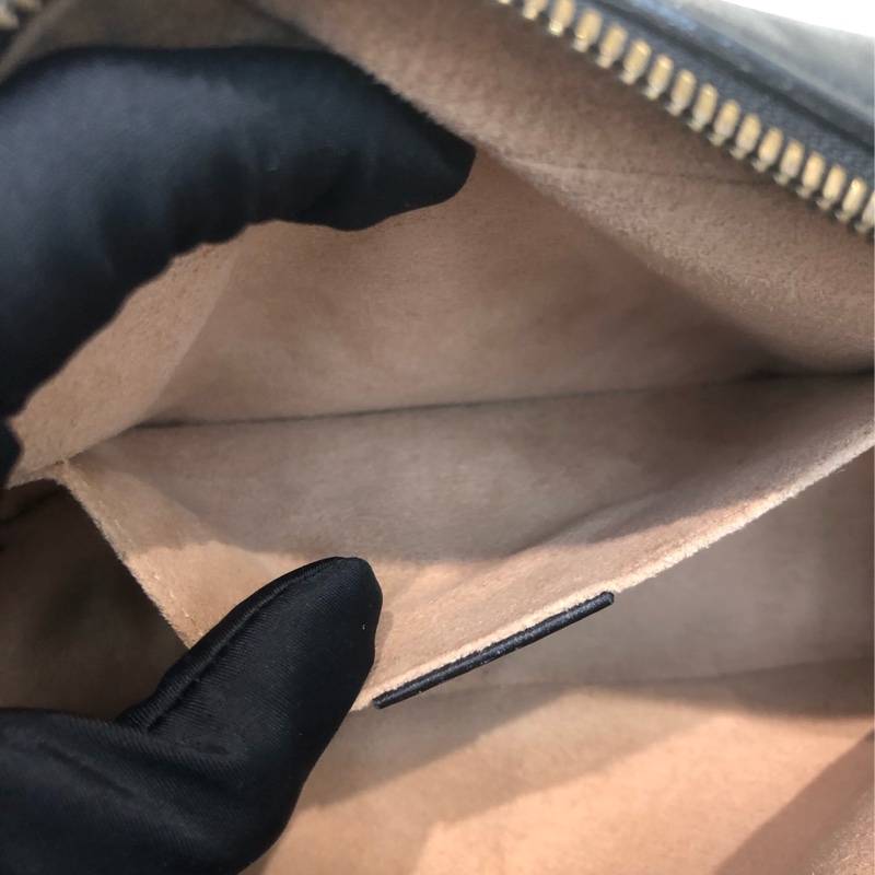 Gucci 黑金V紋相機袋 XC306-17
