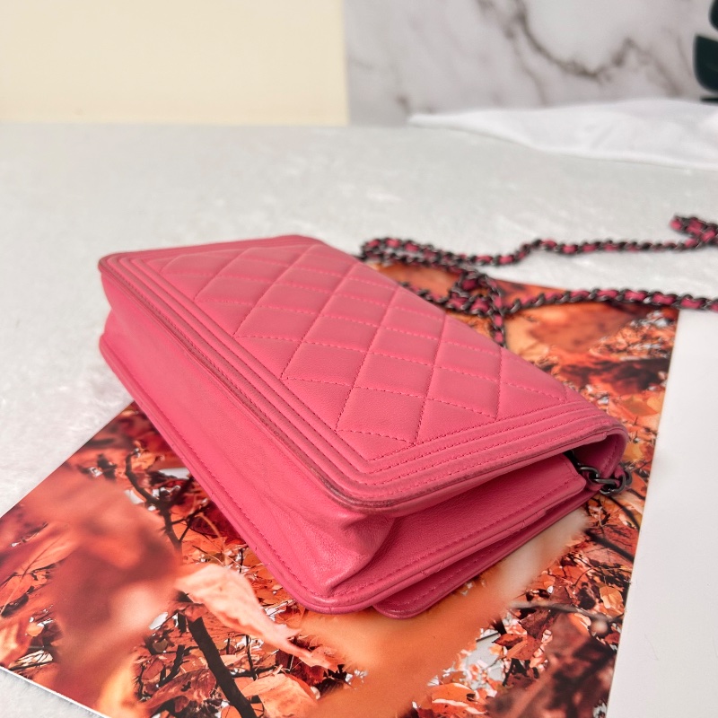 Chanel WOC 絎縫皮斜背包肩背包 19開-16