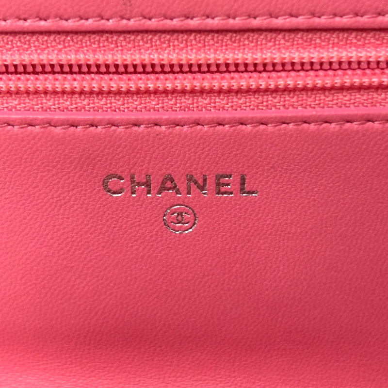 Chanel WOC 絎縫皮斜背包肩背包 19開-22