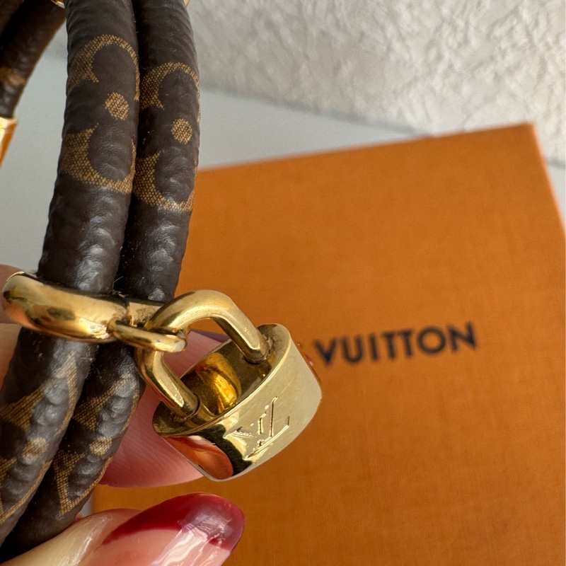 LV花紋雙圈金鎖頭手環😻😻-4